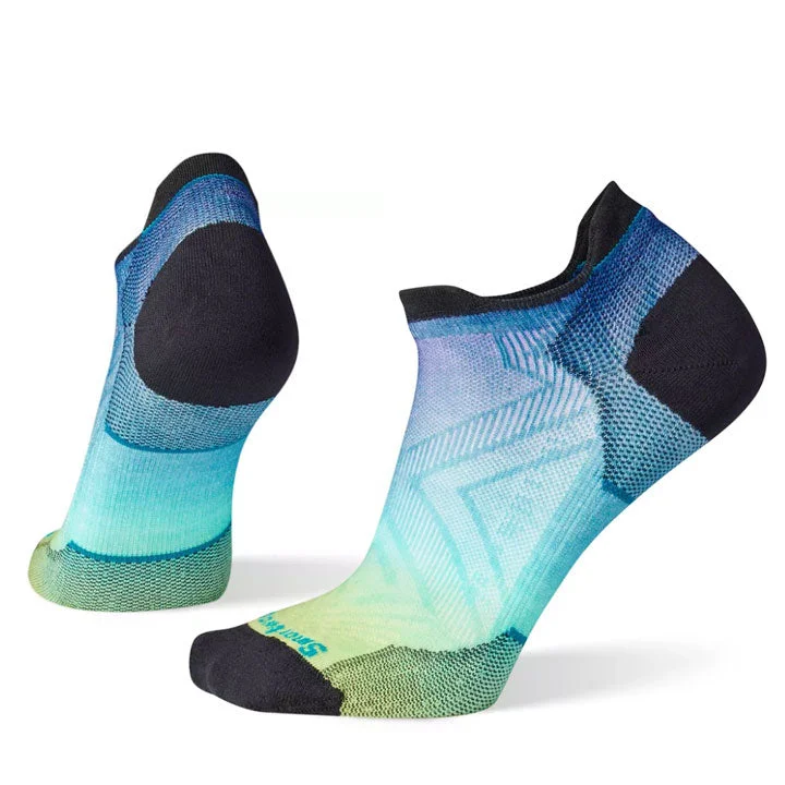 Camping hiking nature chill-Smartwool Run Zero Cushion Ombre Print Low Ankle Socks Women's