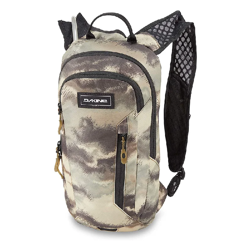 Camping hiking trail cold-Dakine Unisex Shuttle 6 Liter Hydration Ashcroft Camo Backpack - 10003428-ASHCROFTCM